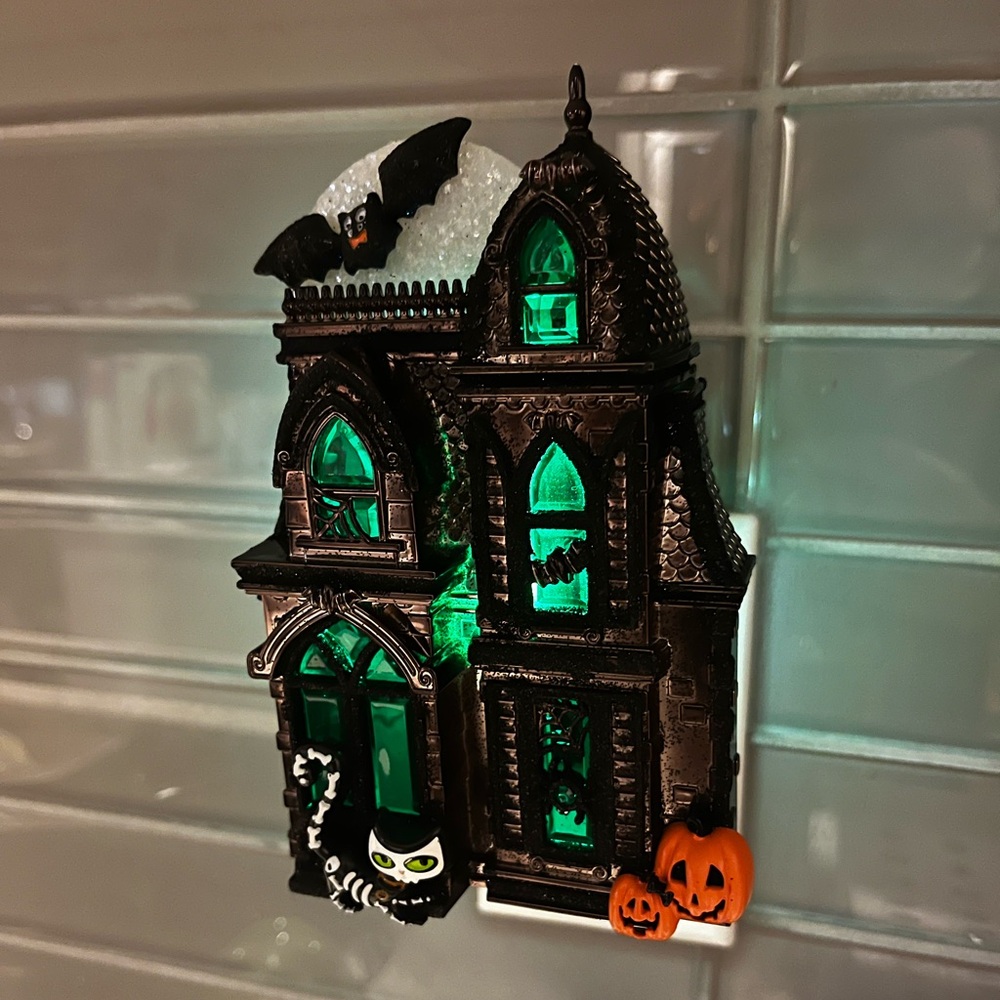 Bath & Body Works Wallflower Plug-In Halloween Haunted House